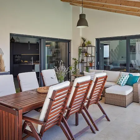 Laurentii Holiday home