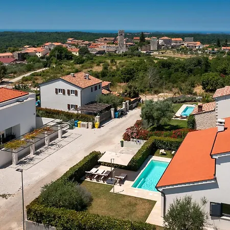 Laurentii Holiday home