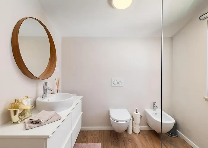 Vikendica Laurentii *